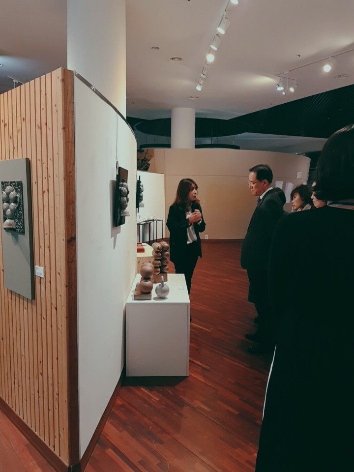 강지향 이사, 전남여성가족재단 개원 10주년 기획전 「남도를 빚다」展 참여 현장 사진